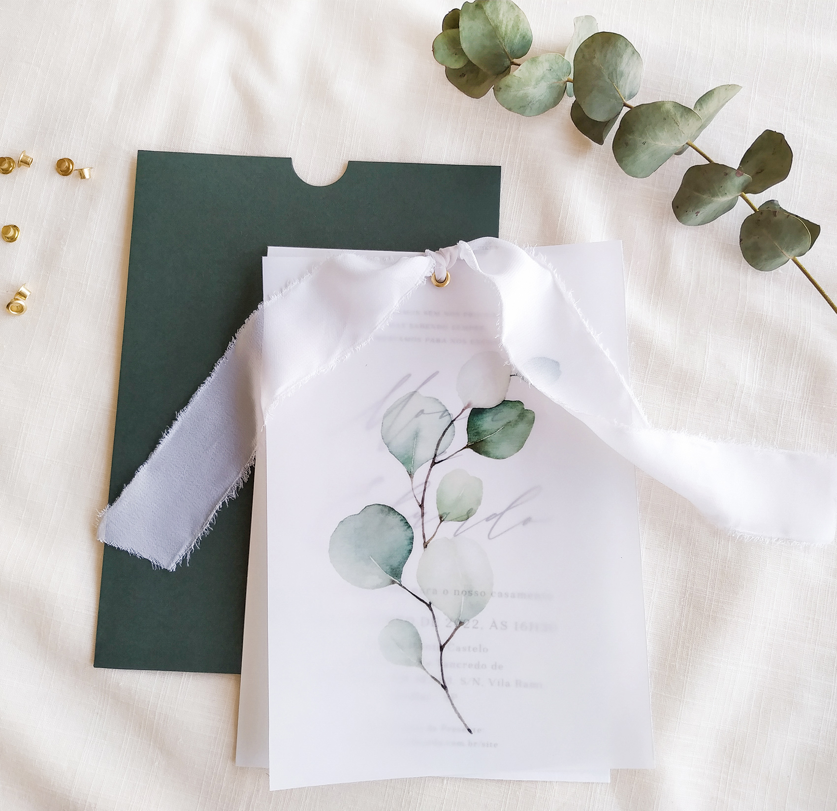 Convite de Casamento verde escuro com arte de folhagem eucalipto